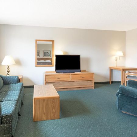 Super 8 By Wyndham Dewitt Hotel Buitenkant foto