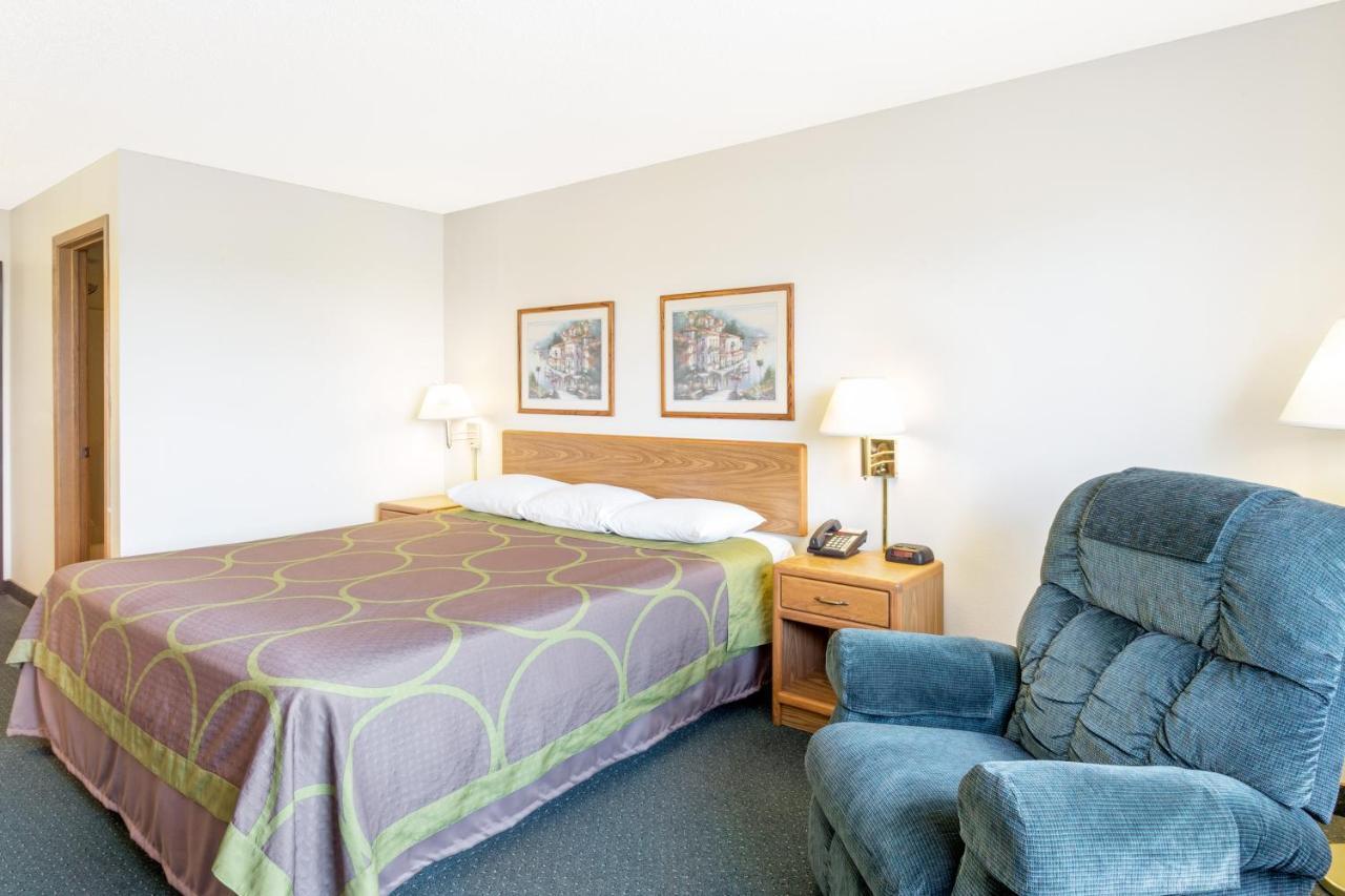 Super 8 By Wyndham Dewitt Hotel Buitenkant foto